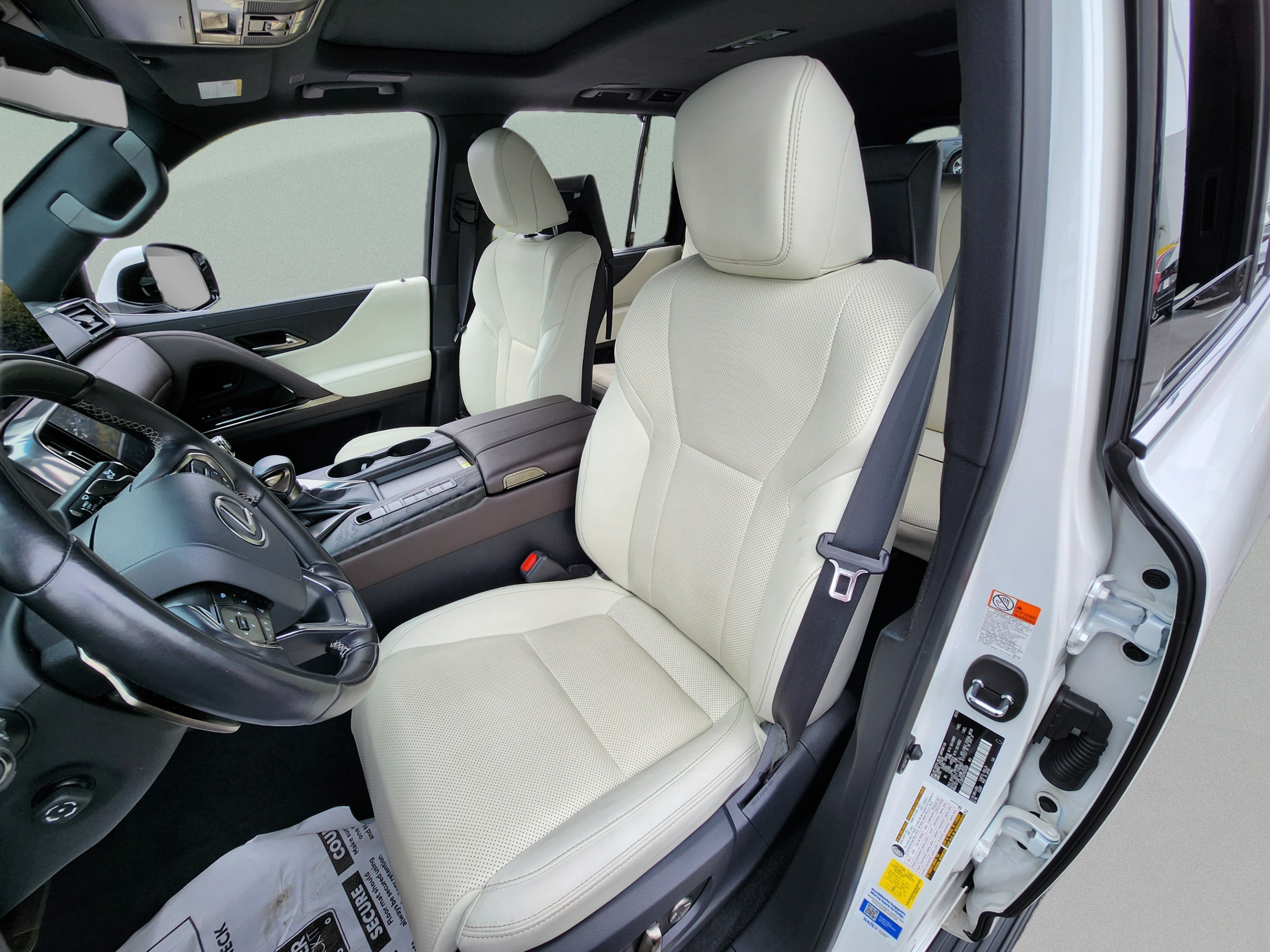 Used 2023 Lexus LX 600 4WD w/ Accessory Package (Z1) image 12