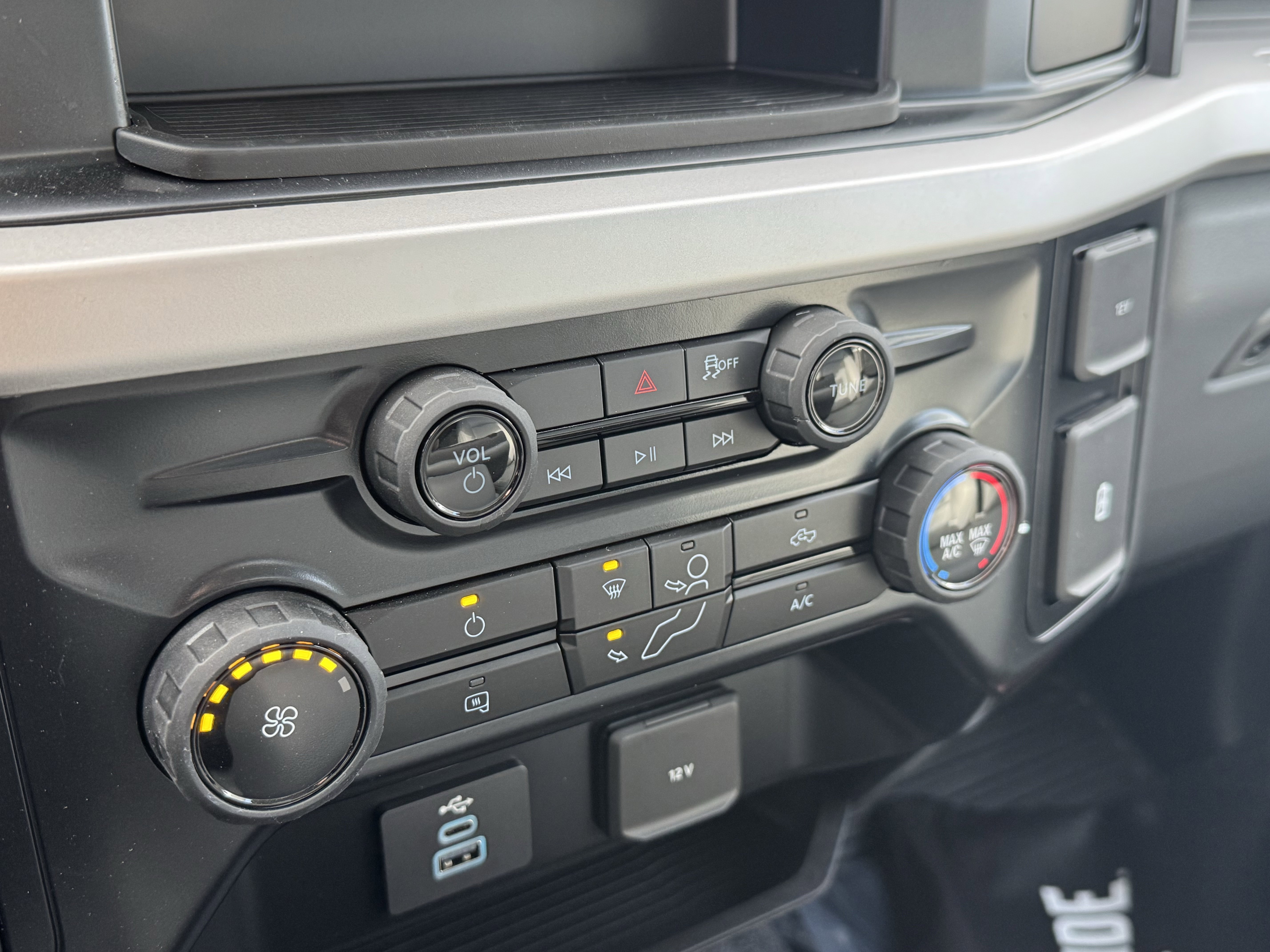 New 2025 Ford F450 XL w/ XL Chrome Package image 19