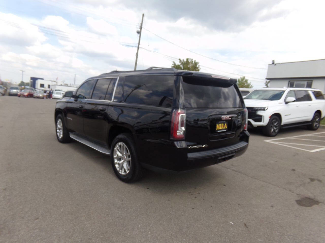 Used 2015 GMC Yukon XL SLT w/ Open Road Package image 9