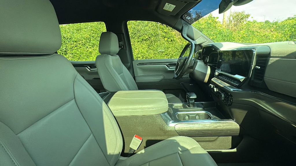 Used 2023 Chevrolet Silverado 1500 LTZ image 12