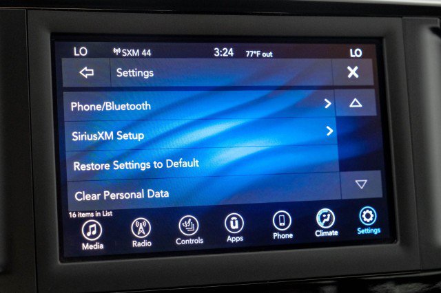 Used 2019 Chrysler Pacifica Touring-L FWD image 35