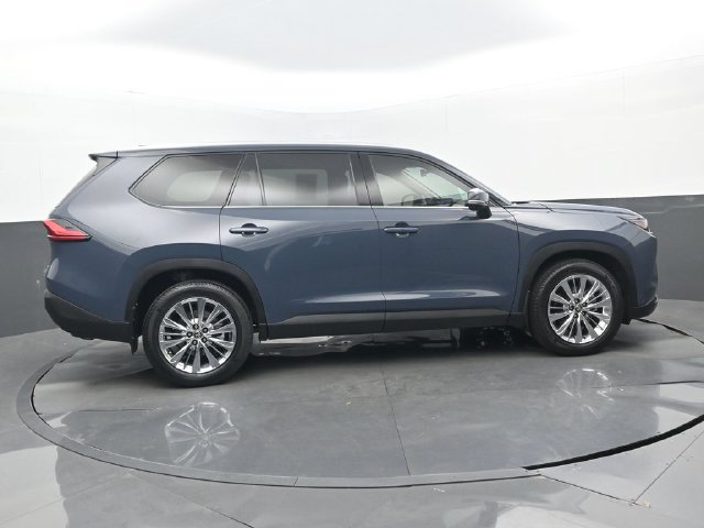 Used 2024 Toyota Grand Highlander AWD image 2