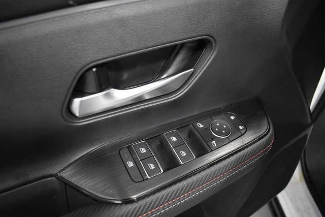 Certified 2025 Nissan Kicks SR image 14