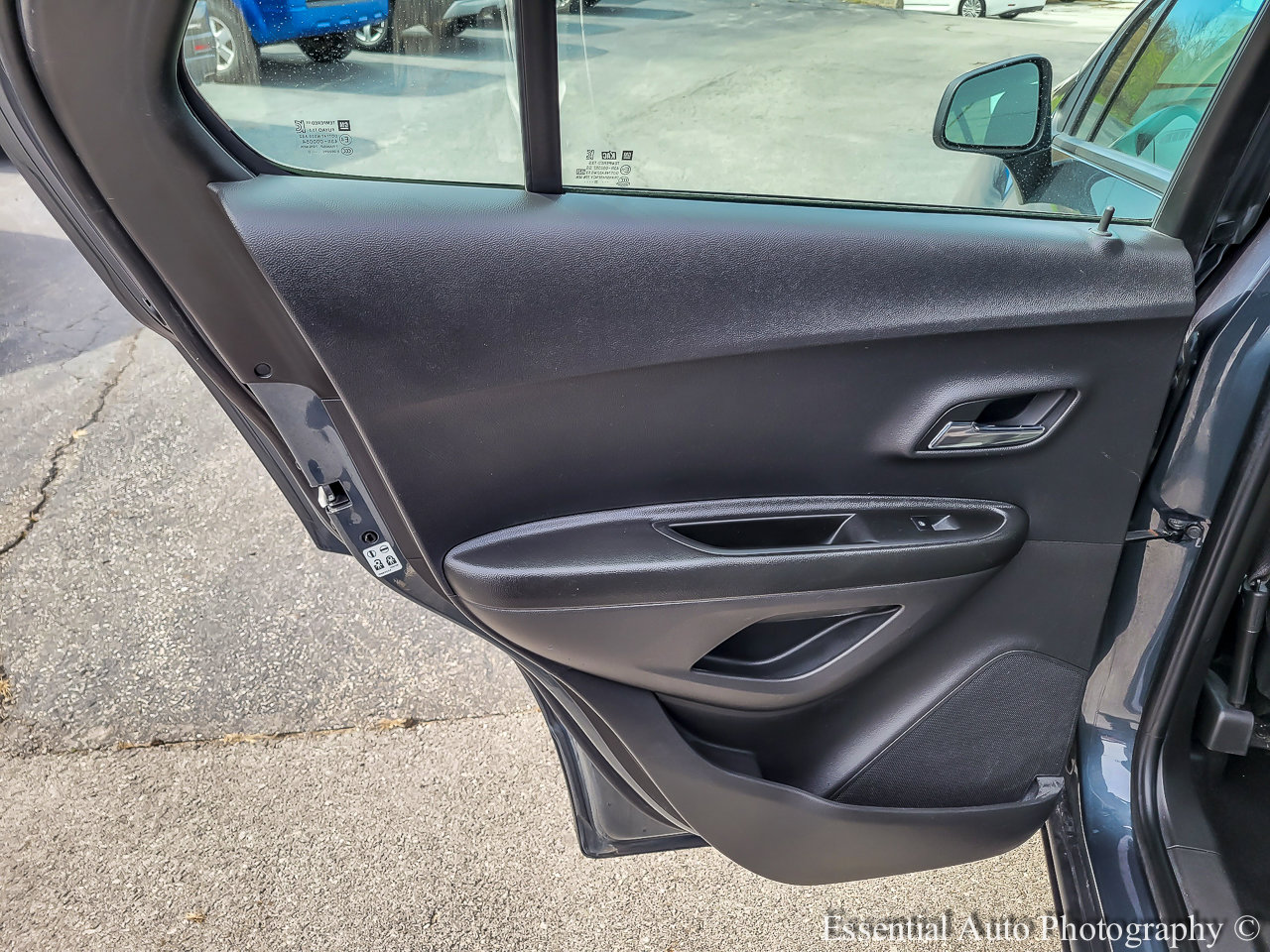 Used 2021 Chevrolet Trax LS FWD image 20