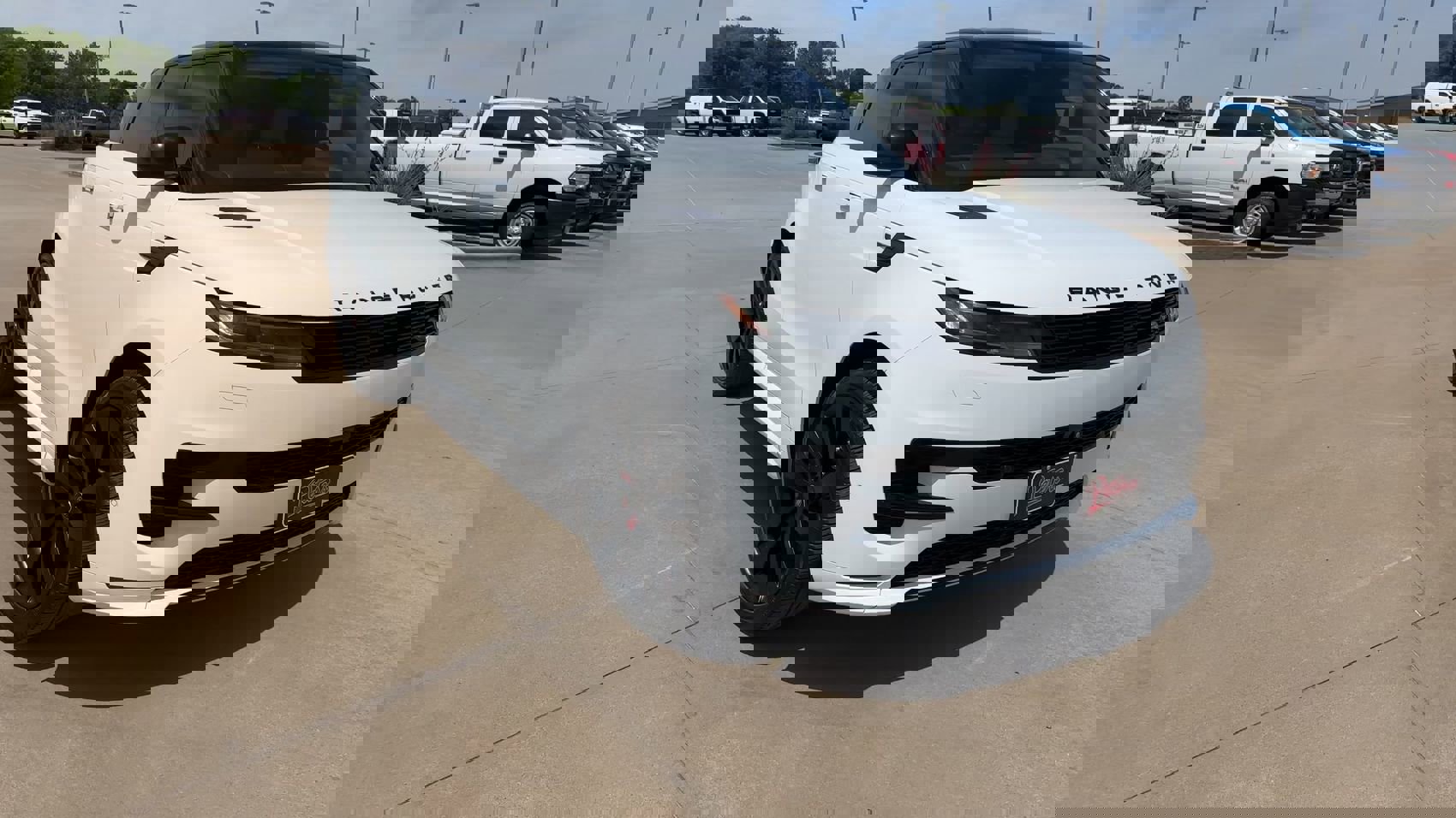 Used 2023 Land Rover Range Rover Sport SE Dynamic image 3