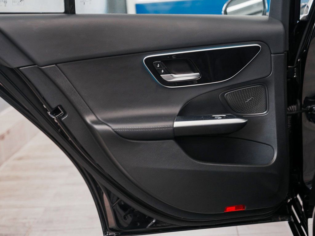 Used 2025 Mercedes-Benz C 300 4MATIC Sedan image 14