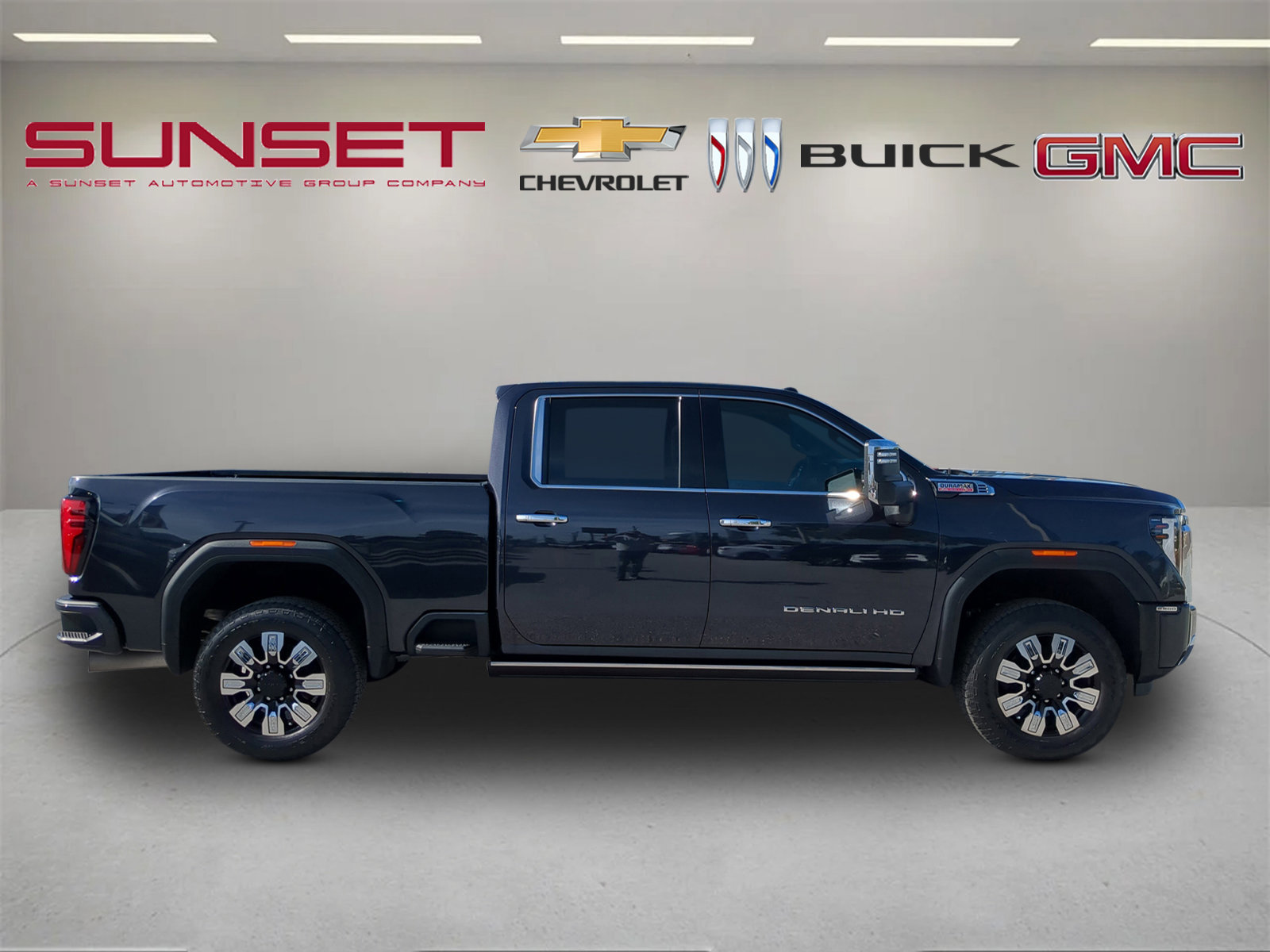 Certified 2024 GMC Sierra 2500 Denali w/ Denali Reserve Package image 3