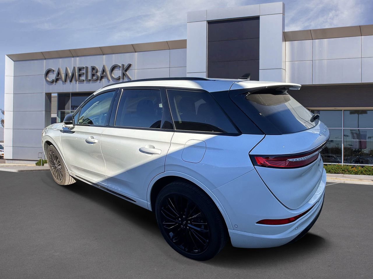 Used 2023 Lincoln Corsair Reserve w/ Equipment Group 202A image 5