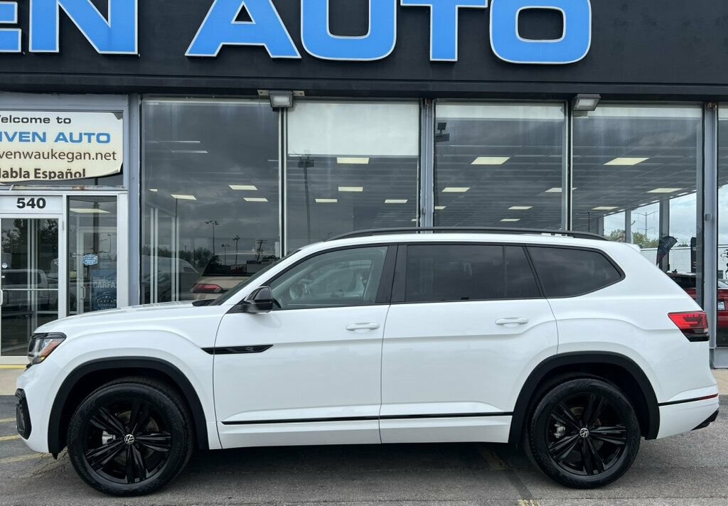 Used 2023 Volkswagen Atlas SEL R-Line AWD/4WD image 2