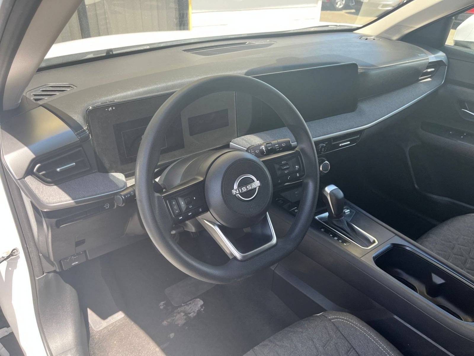 Used 2025 Nissan Kicks SV FWD image 31