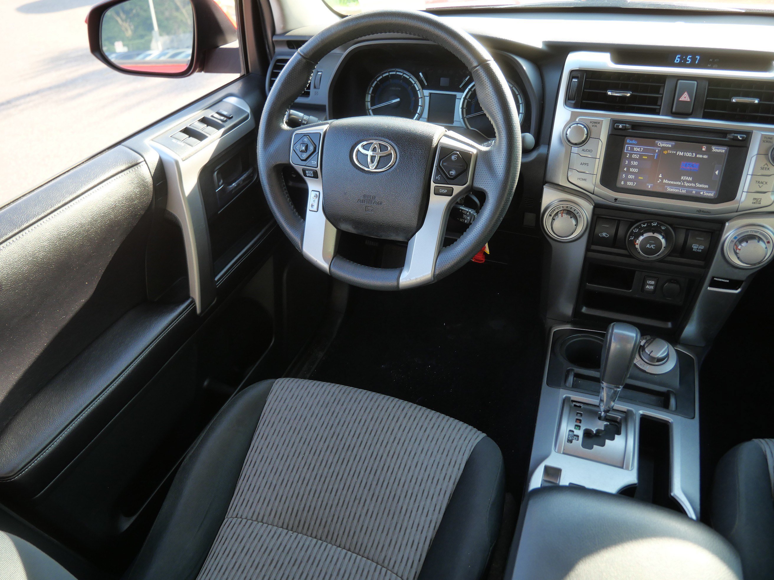 Certified 2016 Toyota 4Runner SR5 AWD/4WD image 9