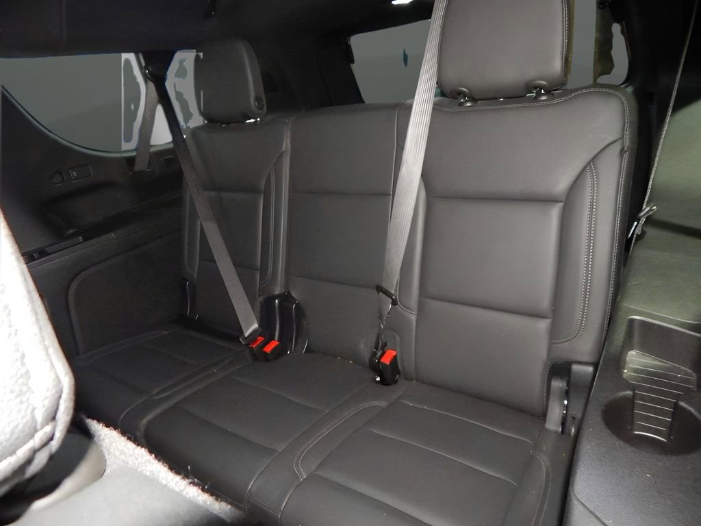 Used 2025 Chevrolet Suburban Z71 AWD/4WD image 37