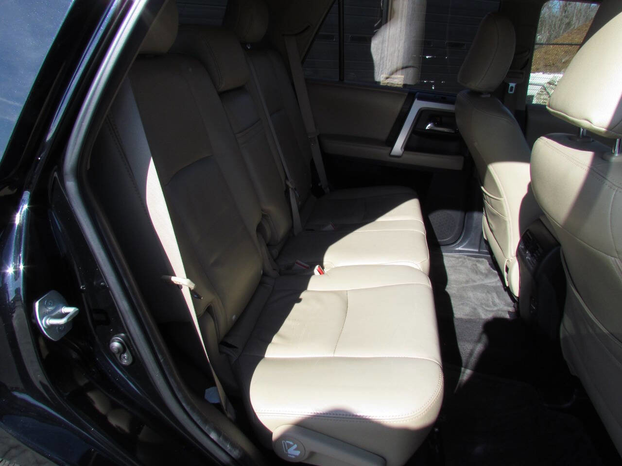 Used 2015 Toyota 4Runner SR5 image 15
