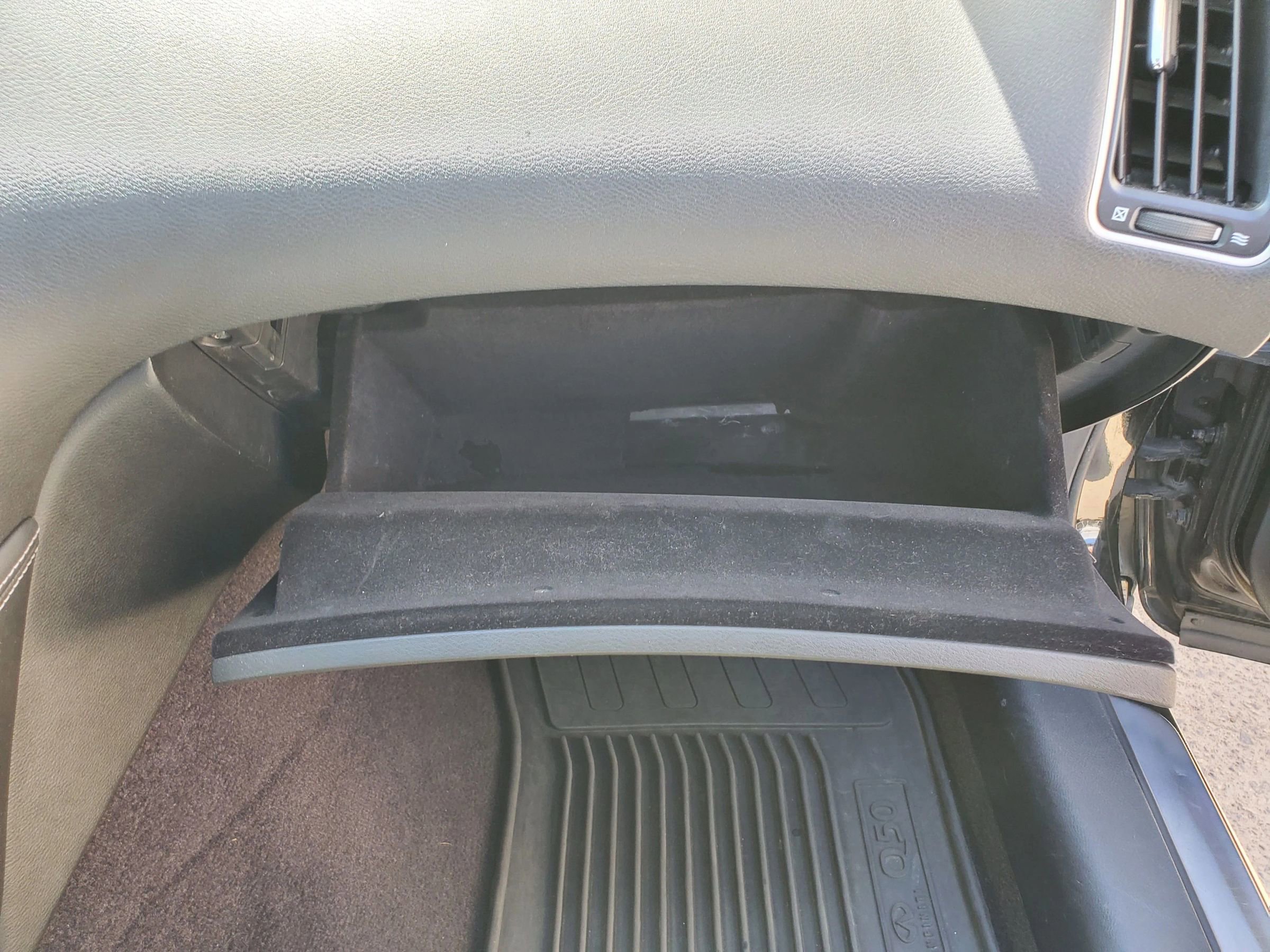 Used 2015 INFINITI Q50 Premium w/ Deluxe Touring Package AWD/4WD image 23