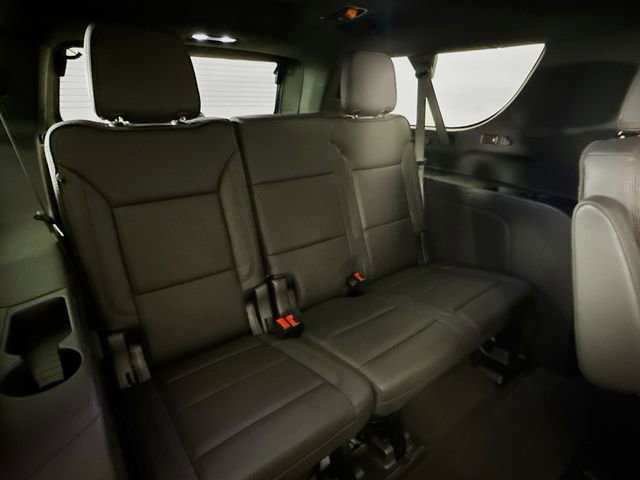 Used 2023 Chevrolet Suburban High Country image 31