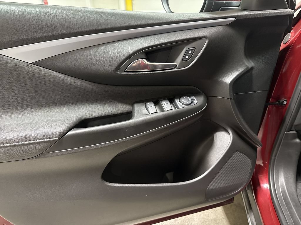 Used 2025 Buick Envista Preferred FWD image 20