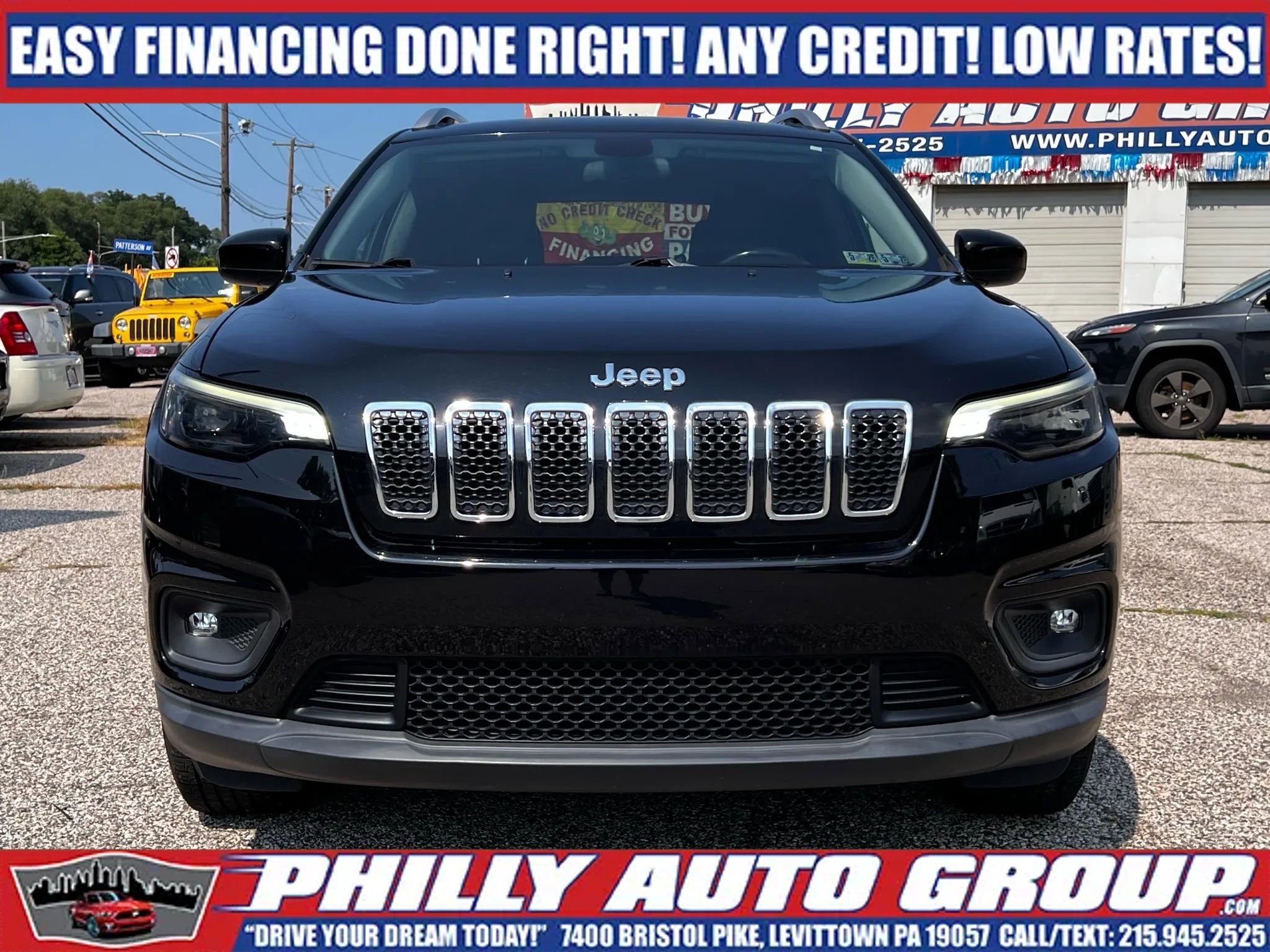 Used 2019 Jeep Cherokee Latitude Plus AWD/4WD image 2