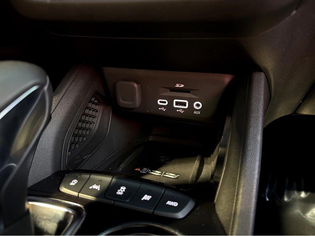 Used 2023 Chevrolet TrailBlazer RS w/ Technology Package AWD/4WD image 39