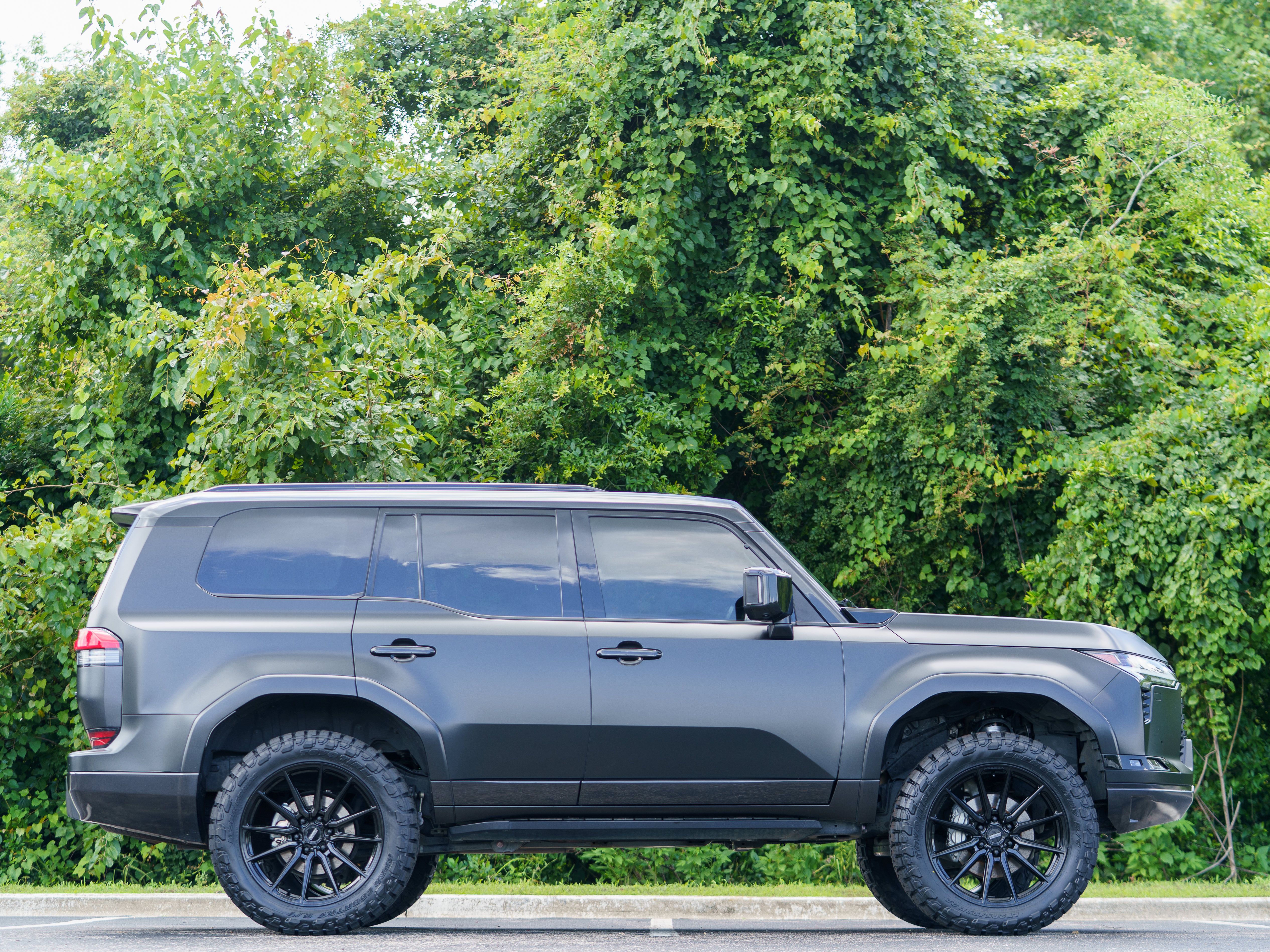 Used 2024 Lexus GX 550 w/ Accessory Package (2T) AWD/4WD image 5