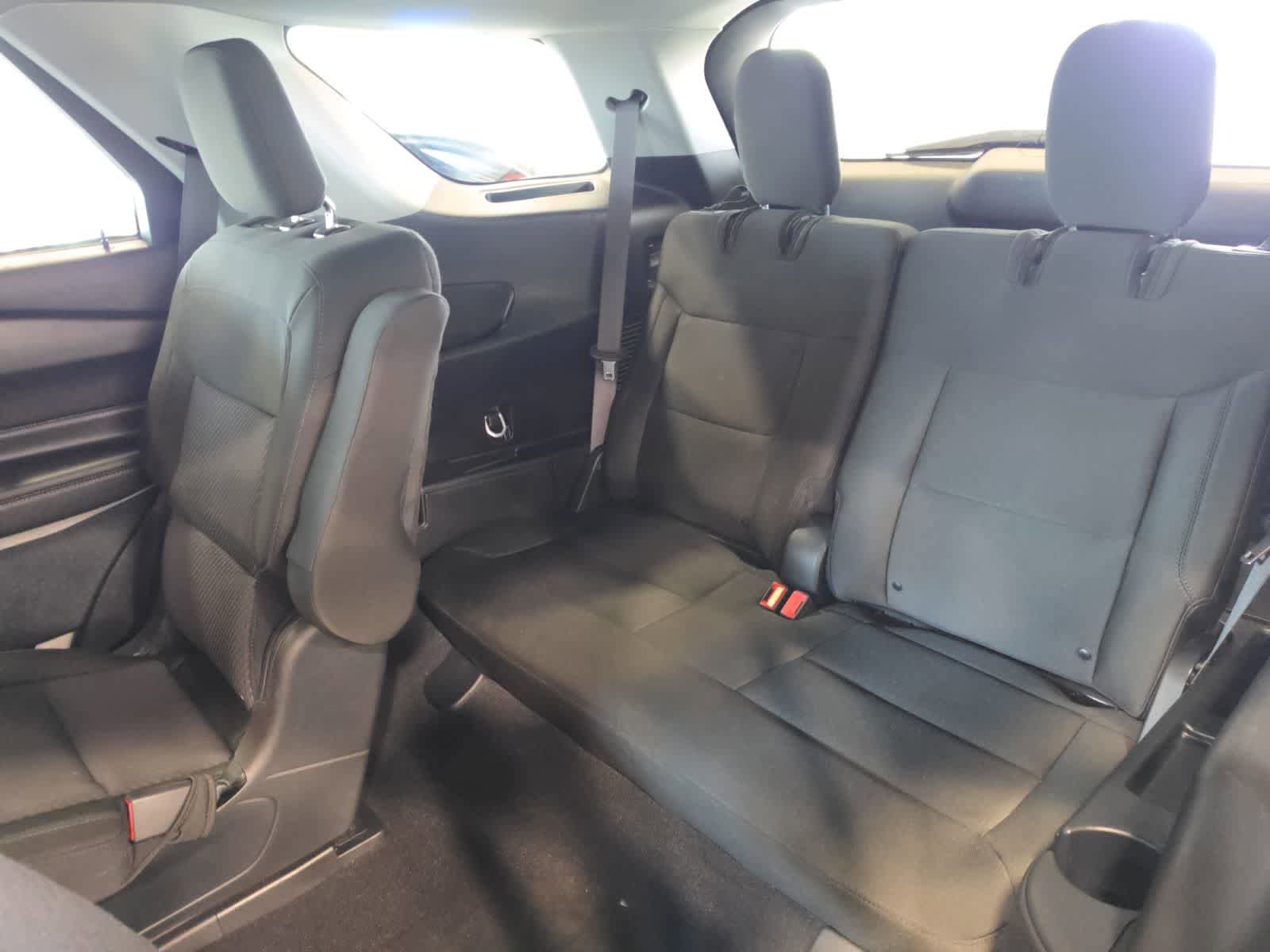 Used 2024 Ford Explorer XLT AWD/4WD image 31