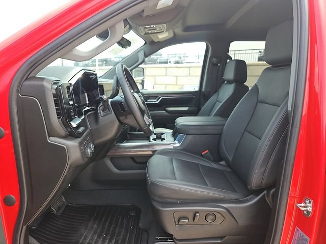 Used 2024 Chevrolet Silverado 2500 LTZ w/ LTZ Convenience Package AWD/4WD image 15