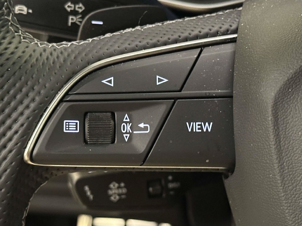 Used 2026 Audi SQ7 Prestige AWD/4WD image 25