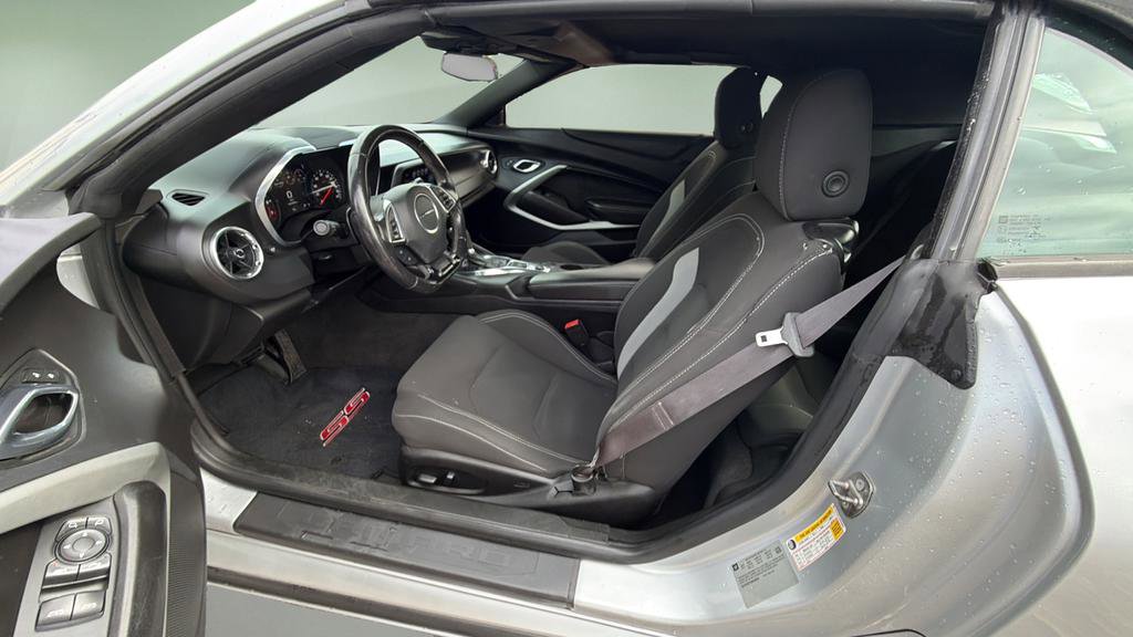 Used 2017 Chevrolet Camaro SS RWD image 10
