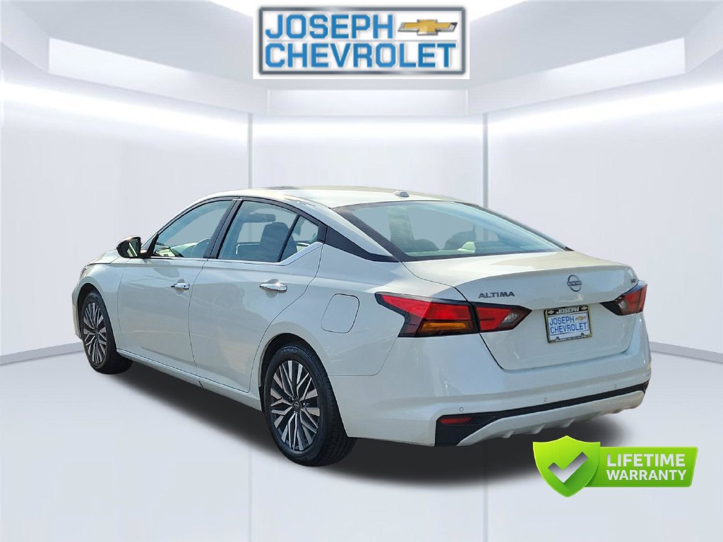 Used 2024 Nissan Altima 2.5 SV FWD image 5