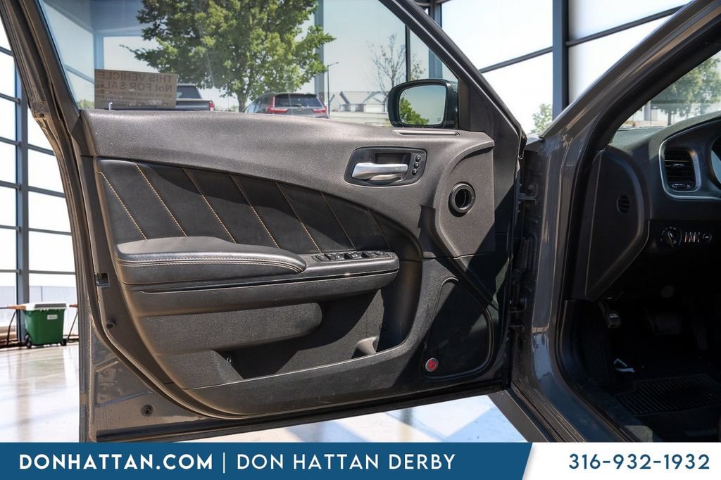 Used 2017 Dodge Charger R/T RWD image 15