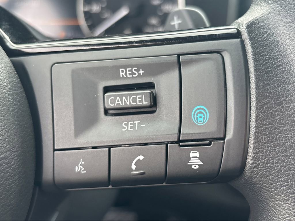 Used 2023 Nissan Rogue SV AWD/4WD image 26