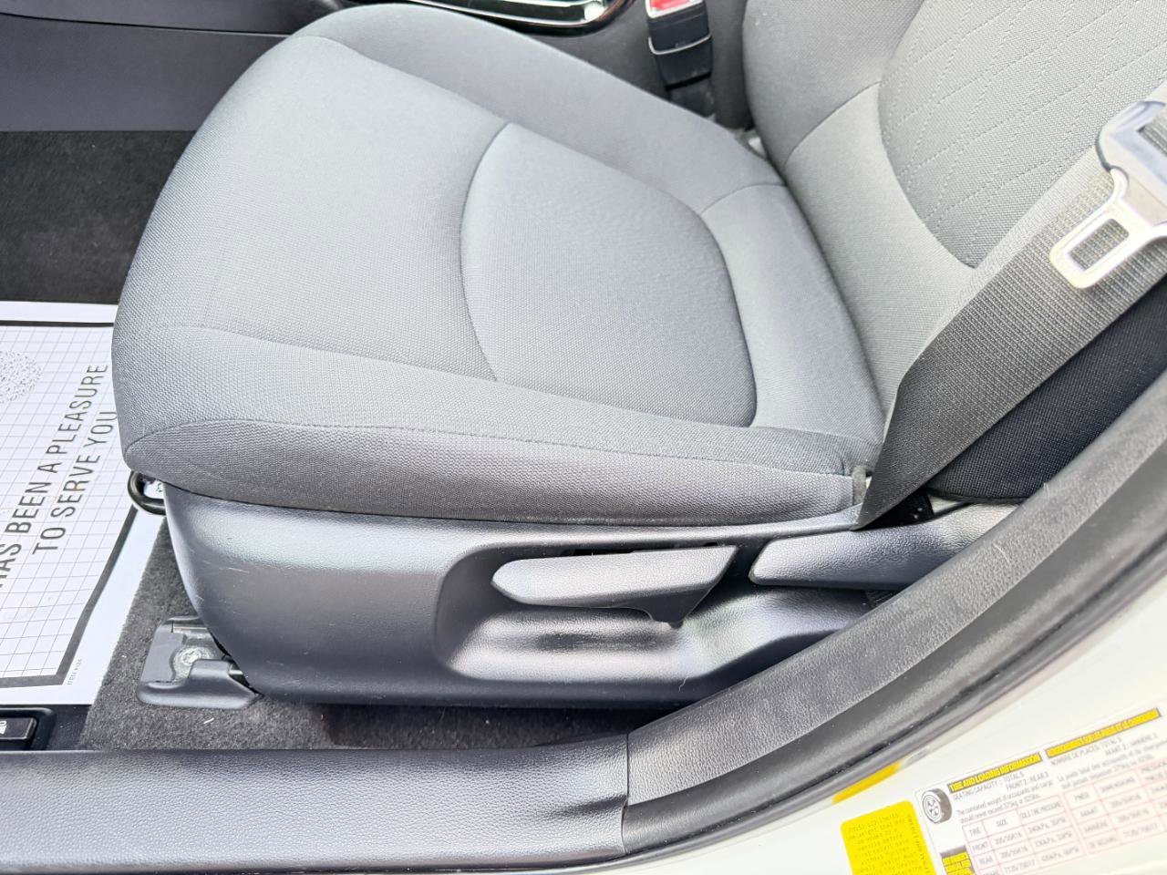 Used 2021 Toyota Corolla LE FWD image 15