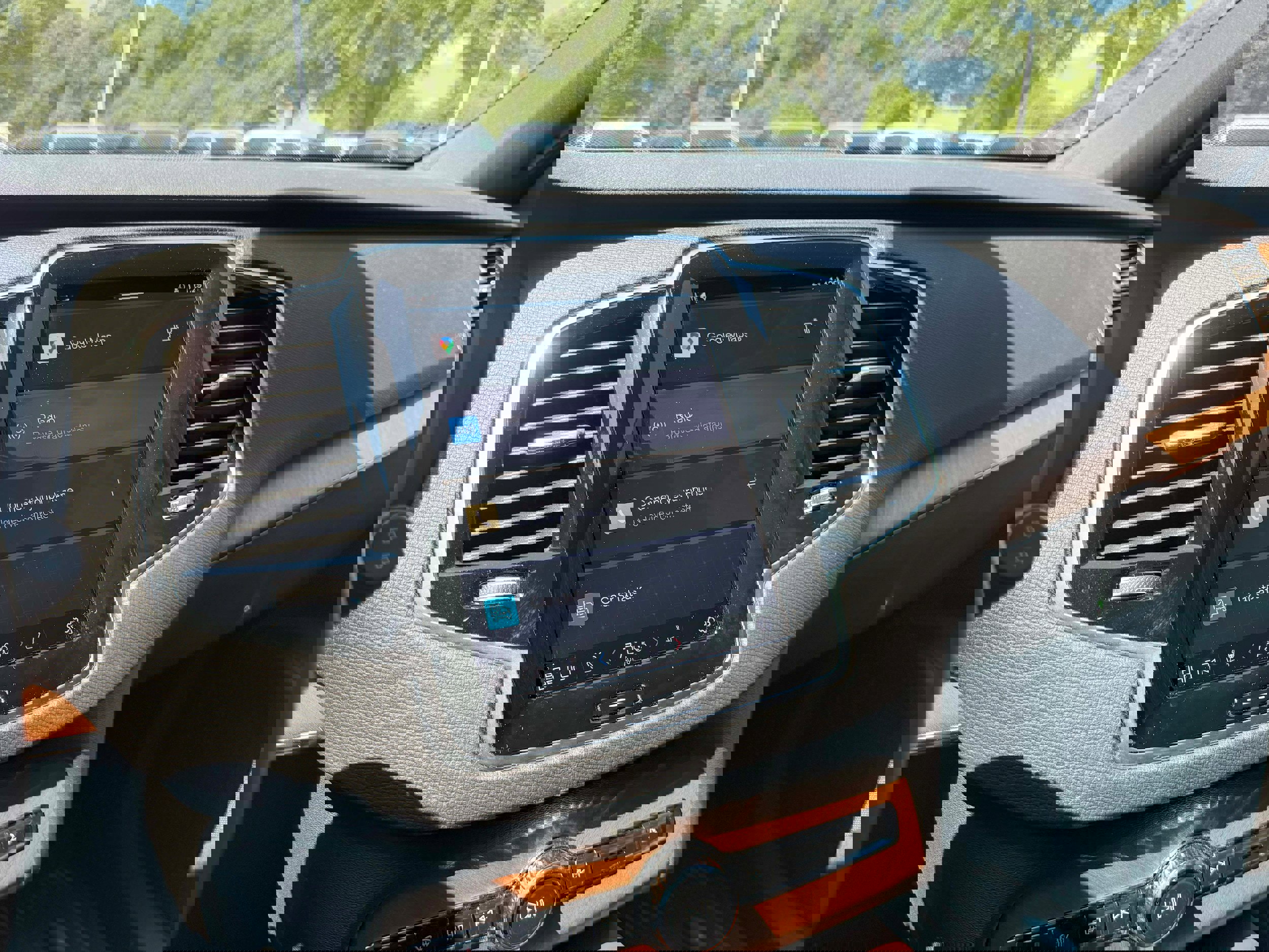 Certified 2025 Volvo XC90 T8 Plus w/ Protection Package Premier image 17