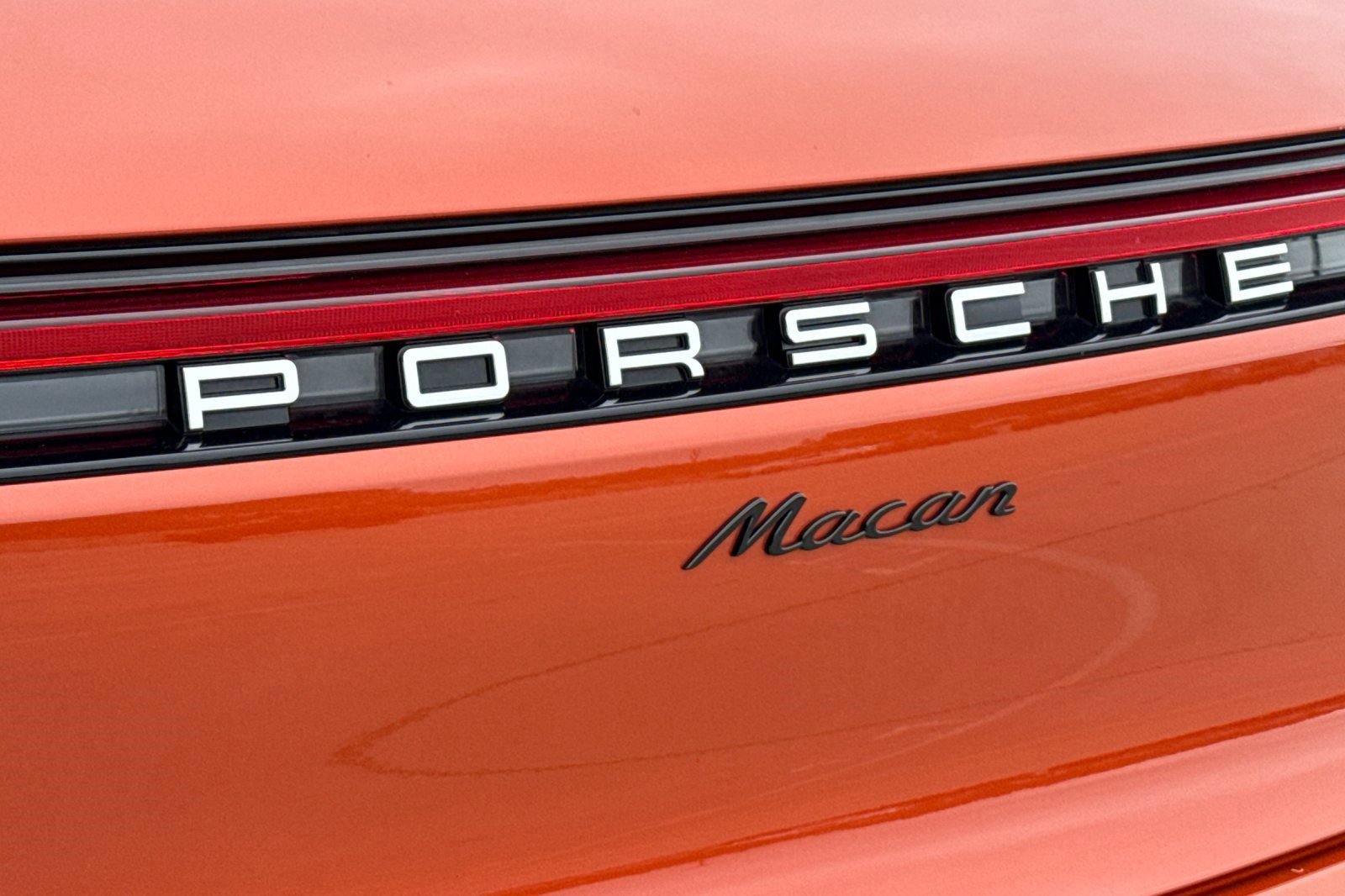 Used 2024 Porsche Macan AWD/4WD image 20