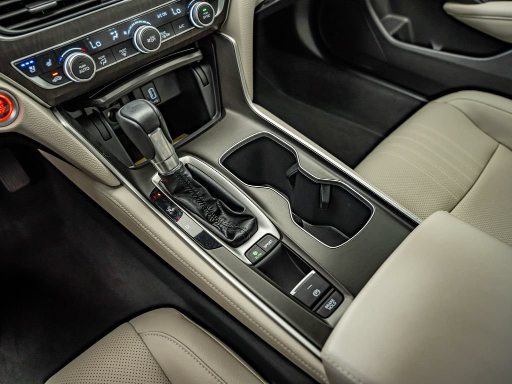 Used 2018 Honda Accord Touring image 27