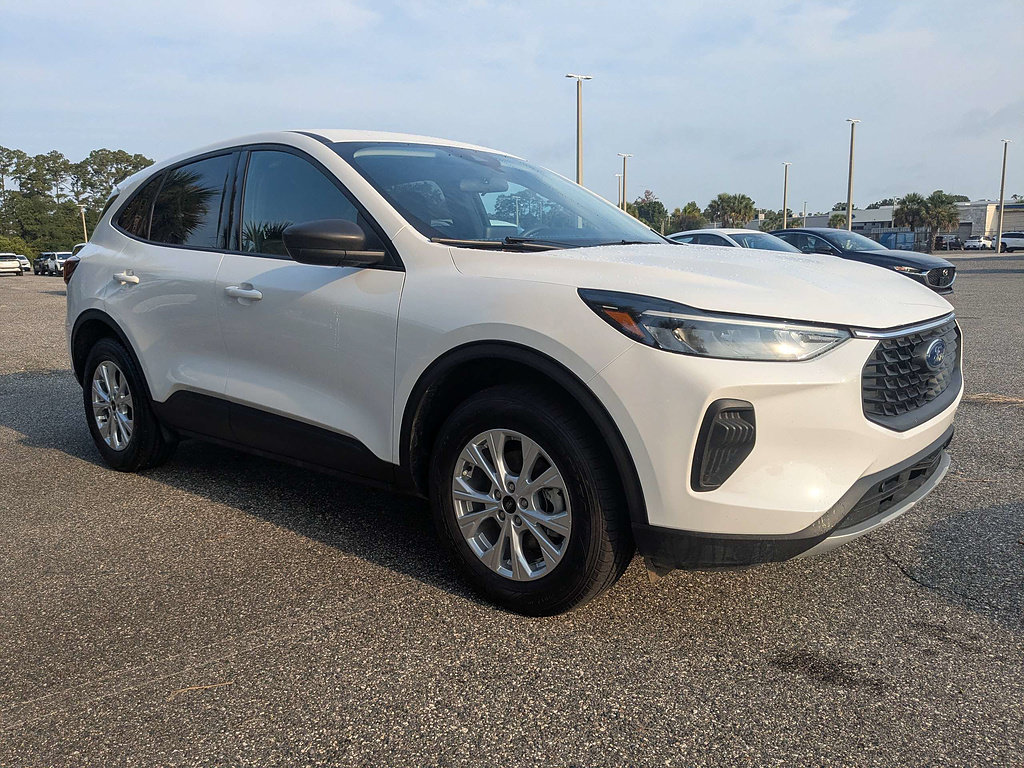 Used 2025 Ford Escape Active AWD/4WD image 2