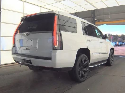 Used 2016 Cadillac Escalade Luxury image 5