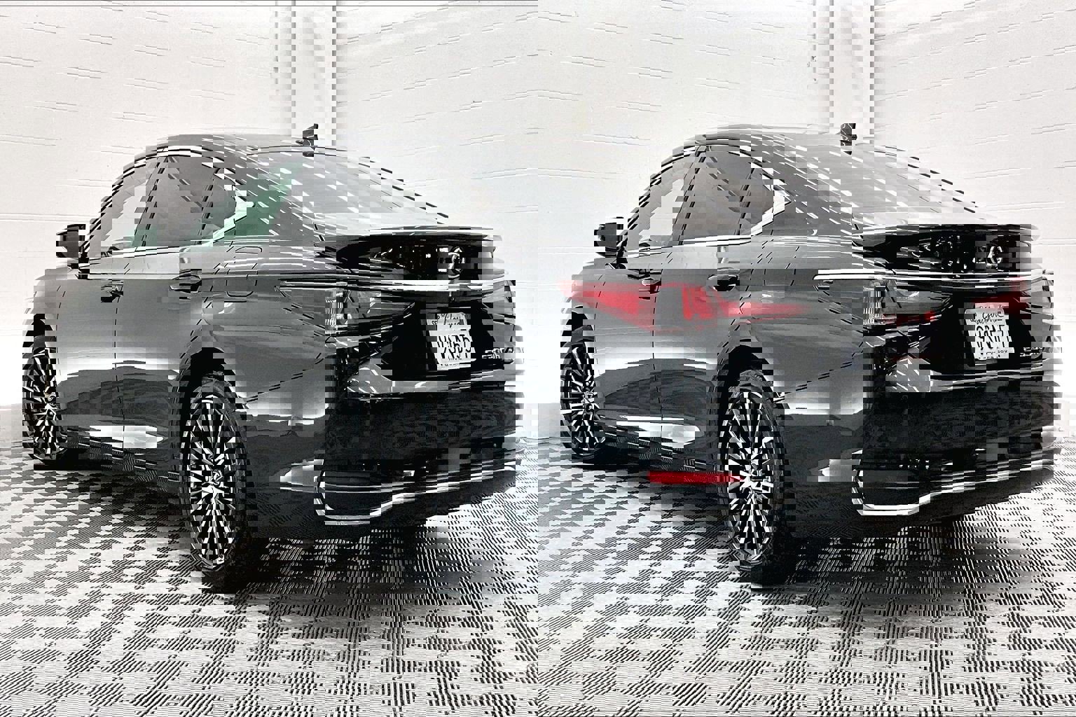 Used 2025 Lexus ES 300h w/ Premium Package image 10