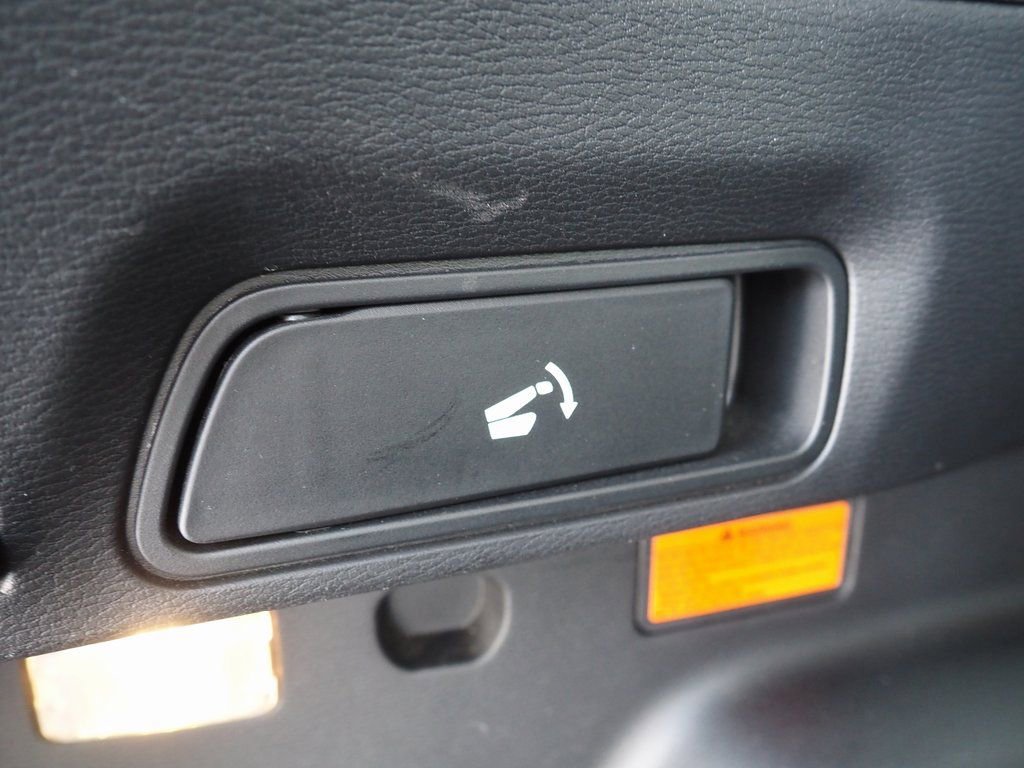 Used 2024 Mitsubishi Outlander 4WD Plug-In Hybrid image 36