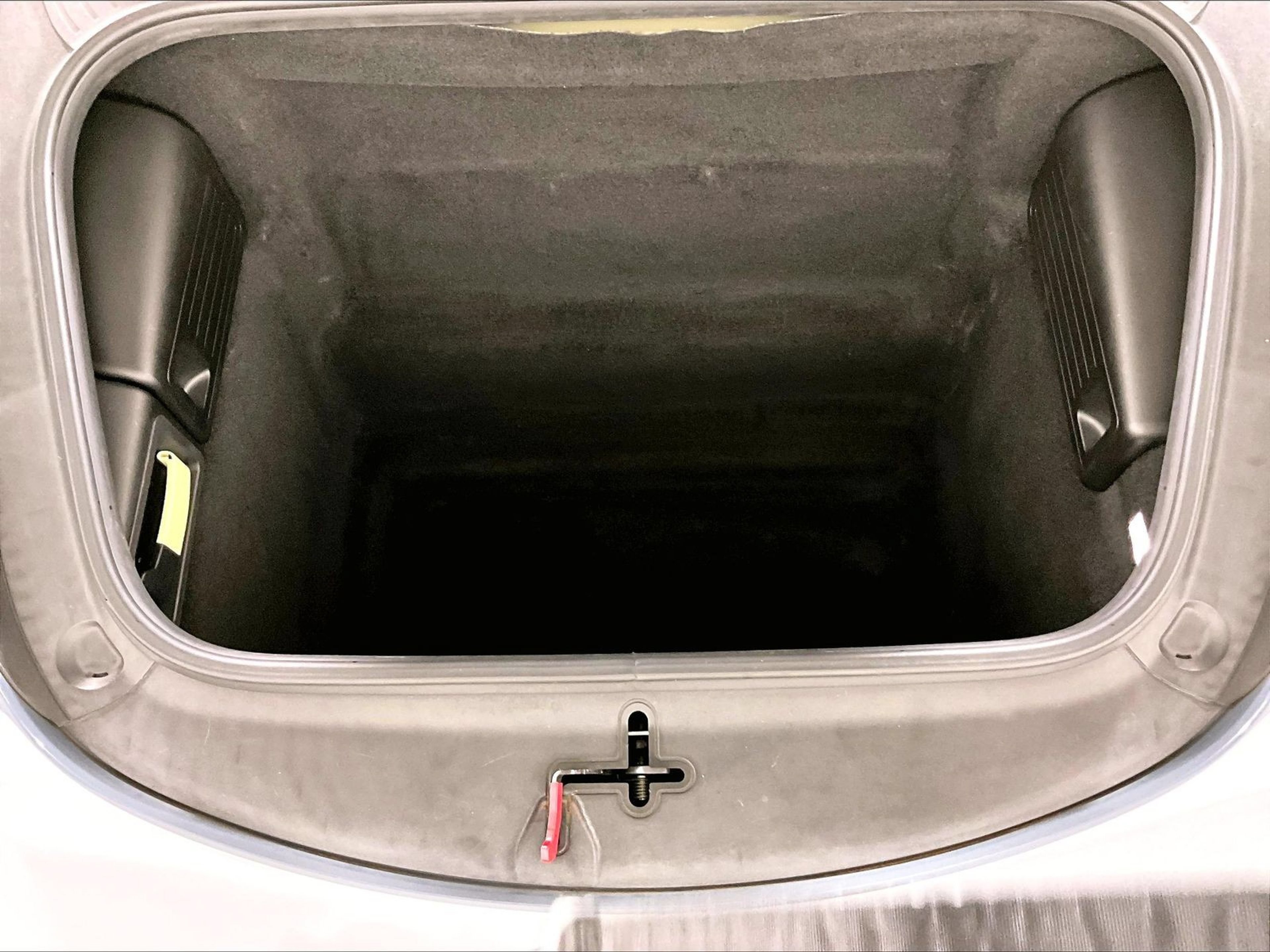 Certified 2018 Porsche 718 Cayman RWD image 25