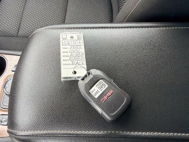 Used 2023 GMC Acadia SLE w/ Driver Convenience Package AWD/4WD image 30