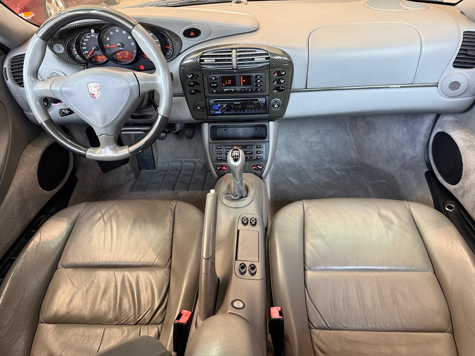 Used 2001 Porsche 911 Carrera RWD image 2