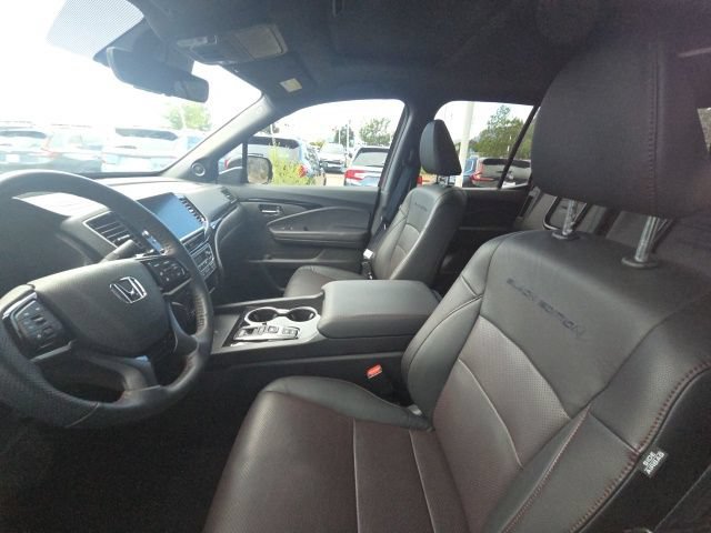 Used 2025 Honda Ridgeline Black Edition image 5