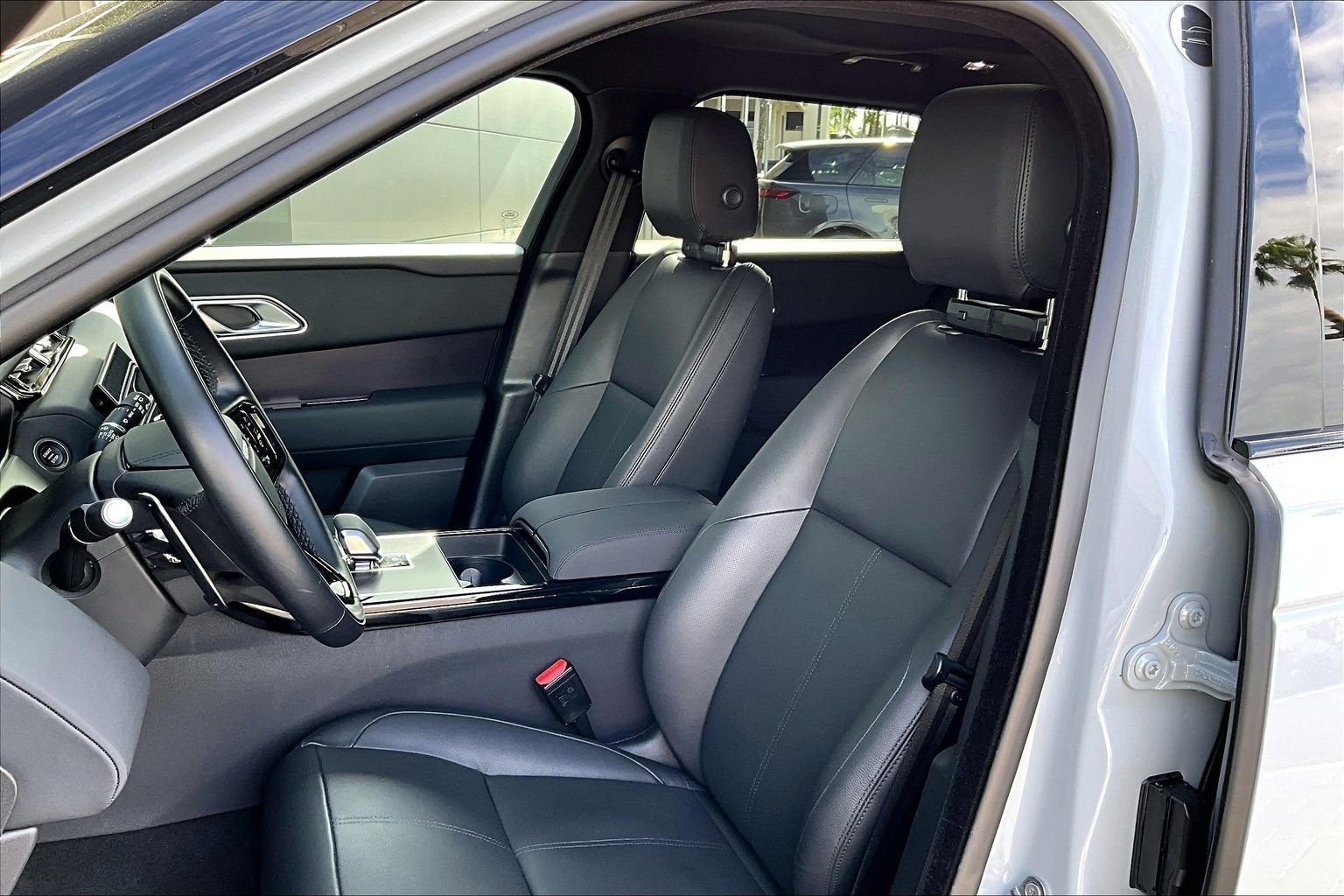 Used 2026 Land Rover Range Rover Velar Dynamic SE image 25