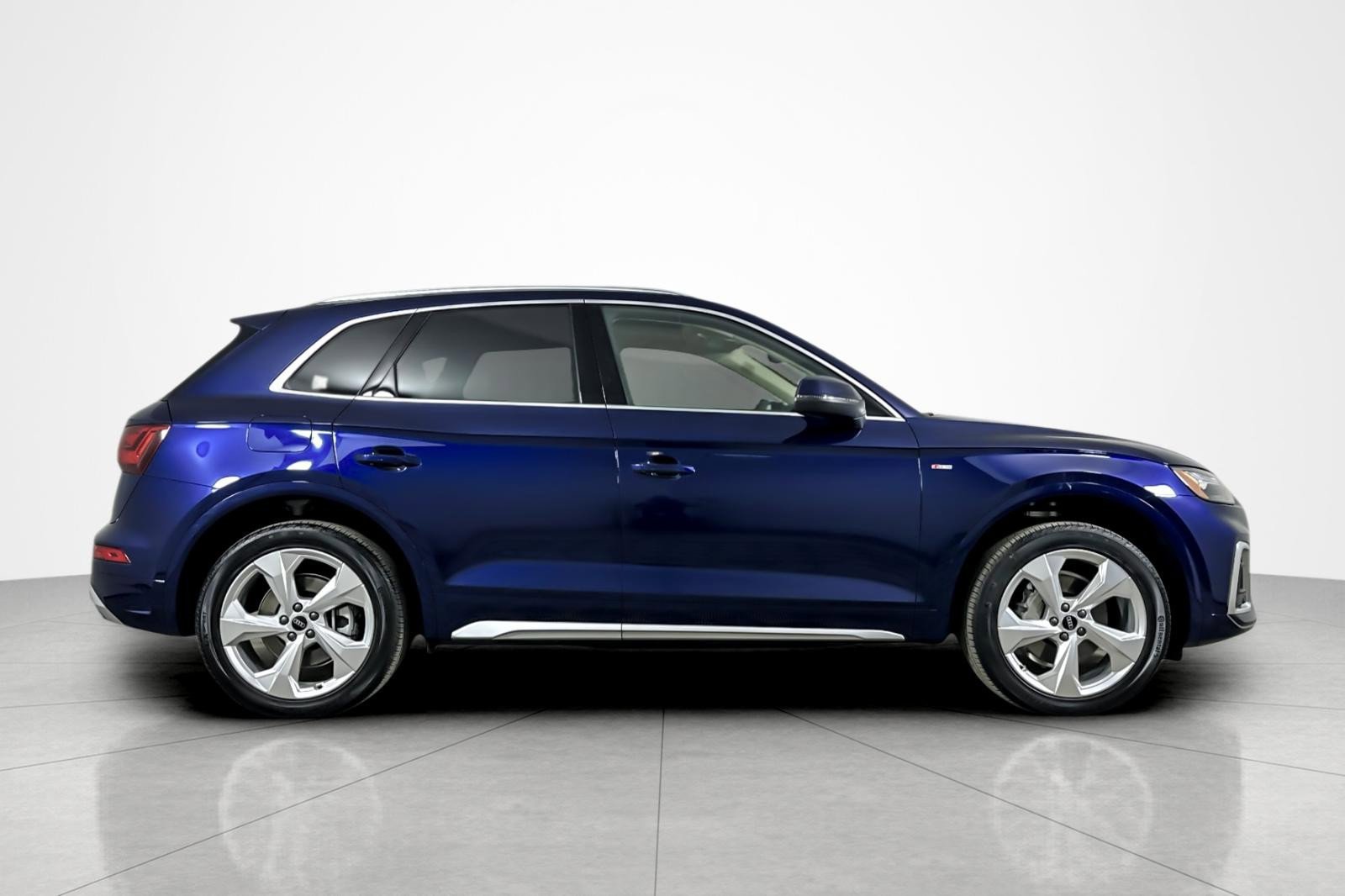 Used 2023 Audi Q5 2.0T Premium Plus w/ Premium Plus Package image 6