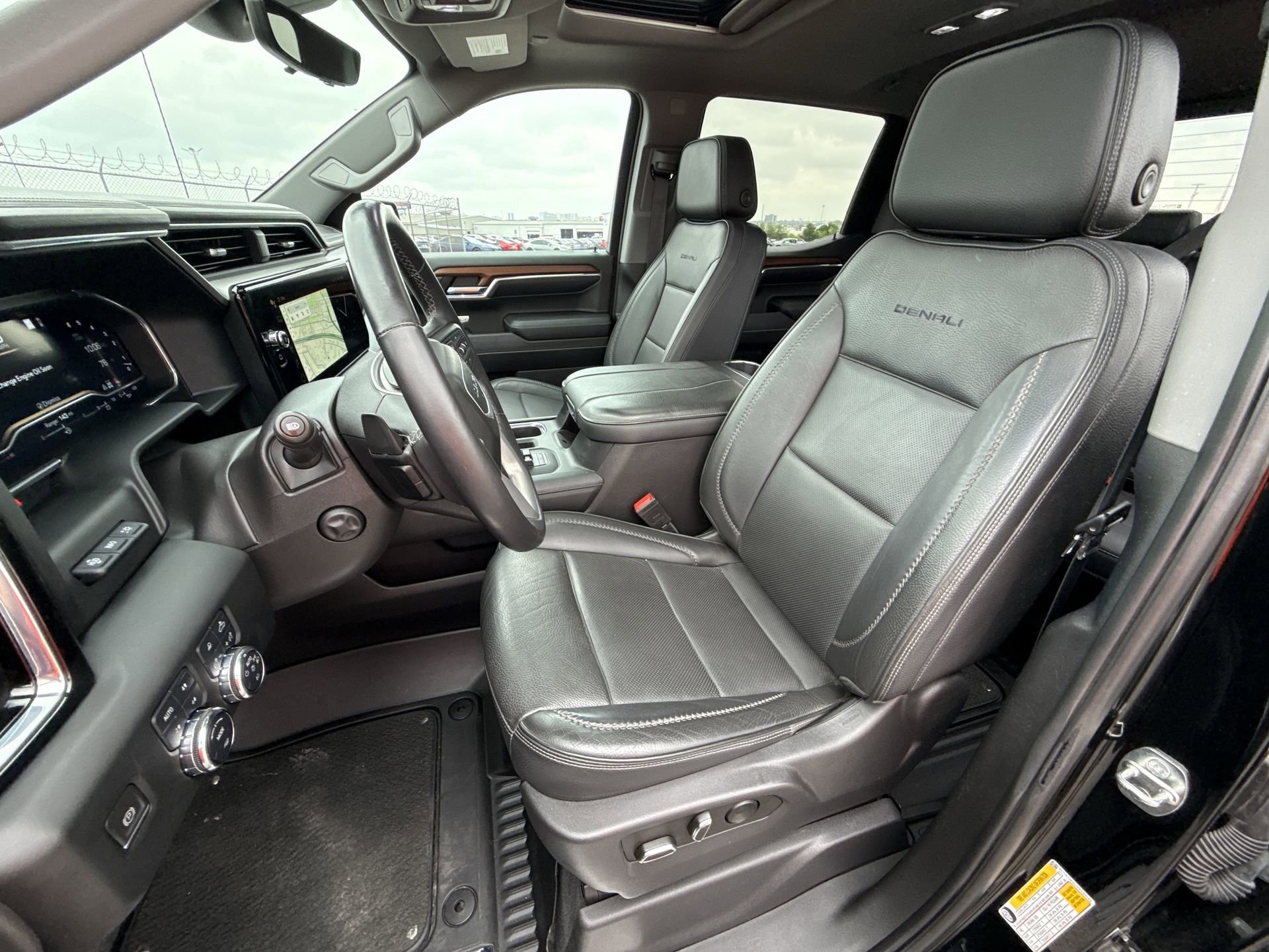 Used 2023 GMC Sierra 1500 Denali w/ Denali Reserve Package AWD/4WD image 13