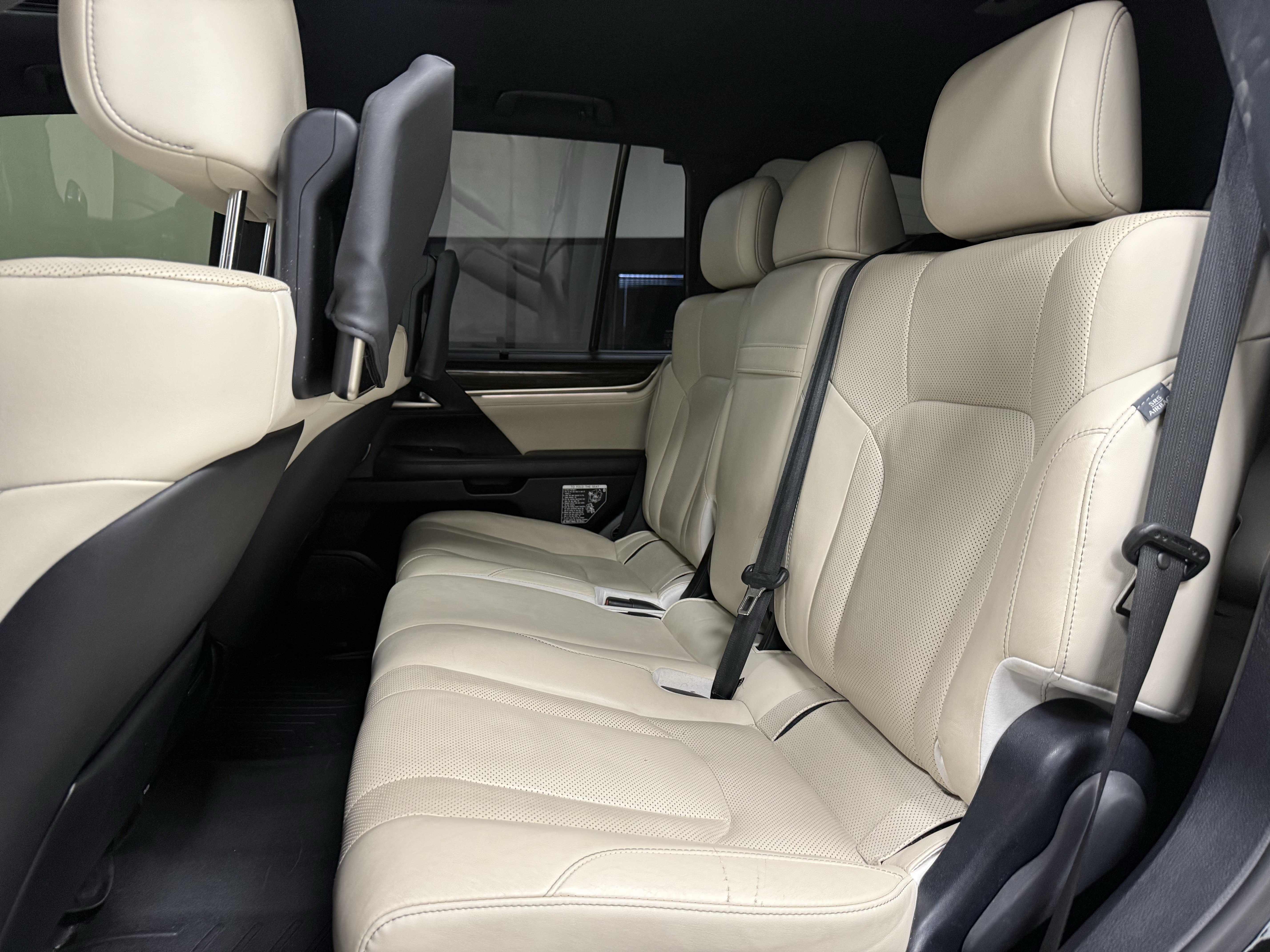 Used 2019 Lexus LX 570 4WD w/ Inspiration Series image 15