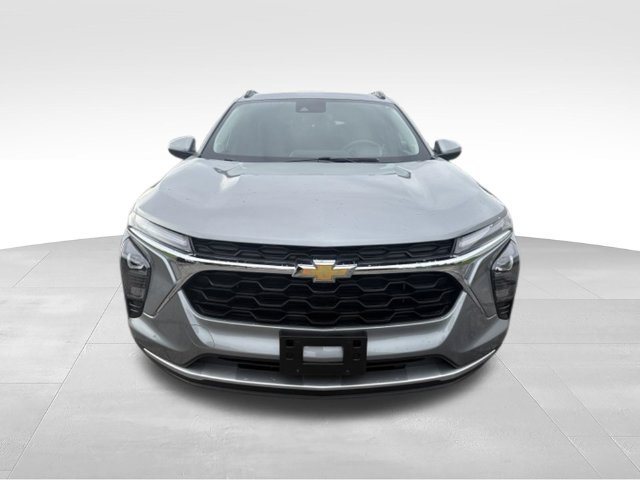 Used 2025 Chevrolet Trax LT w/ Driver Confidence Package FWD image 9