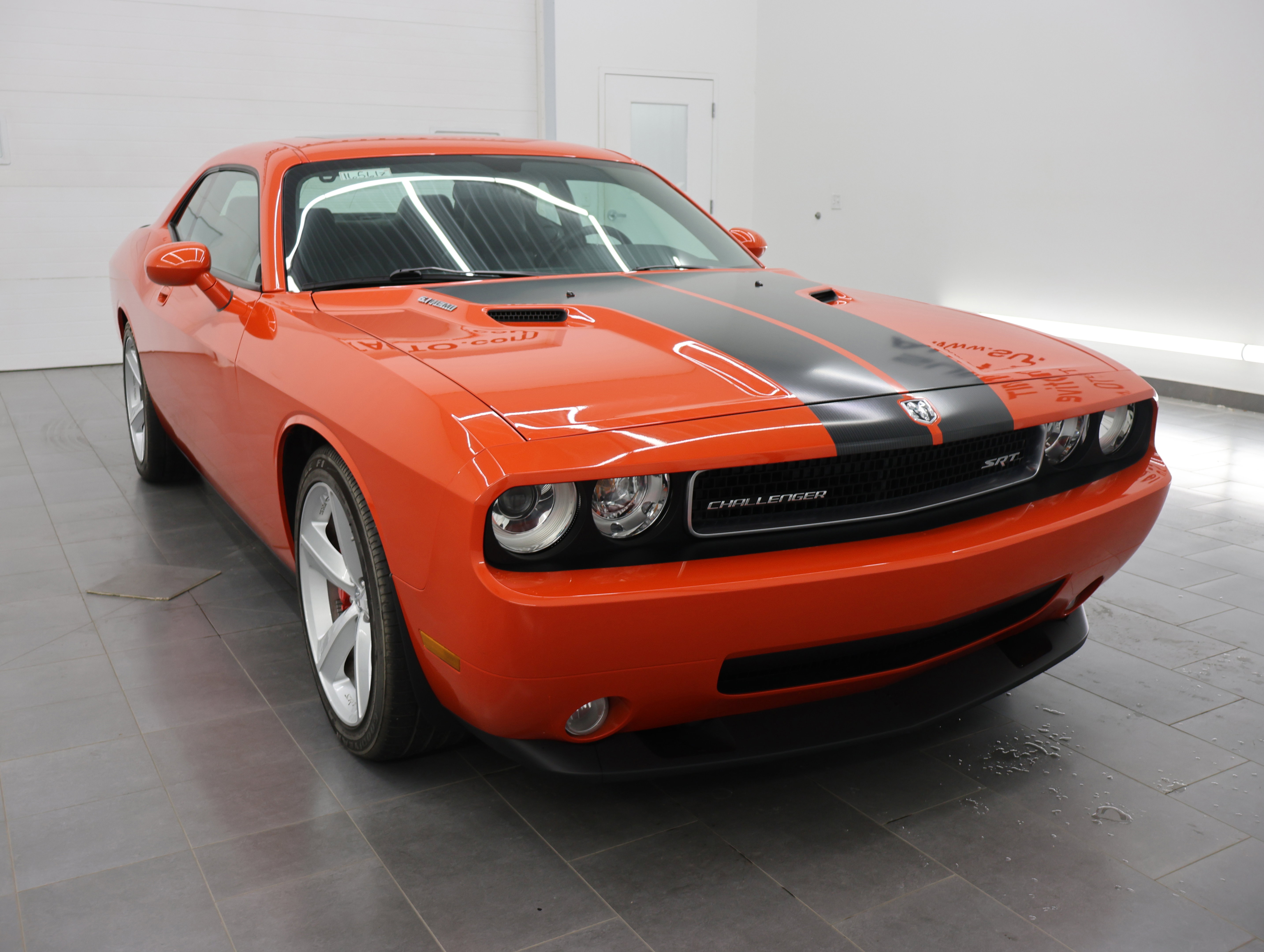 Used 2009 Dodge Challenger SRT8 w/ SRT Option Group II RWD image 2