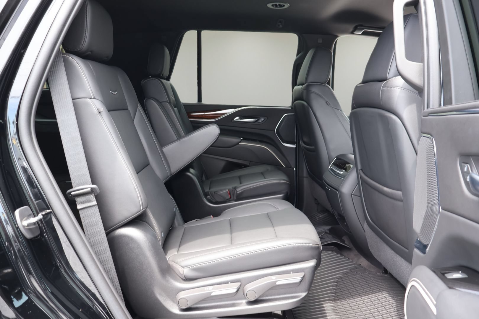 Certified 2022 Cadillac Escalade Luxury RWD image 19