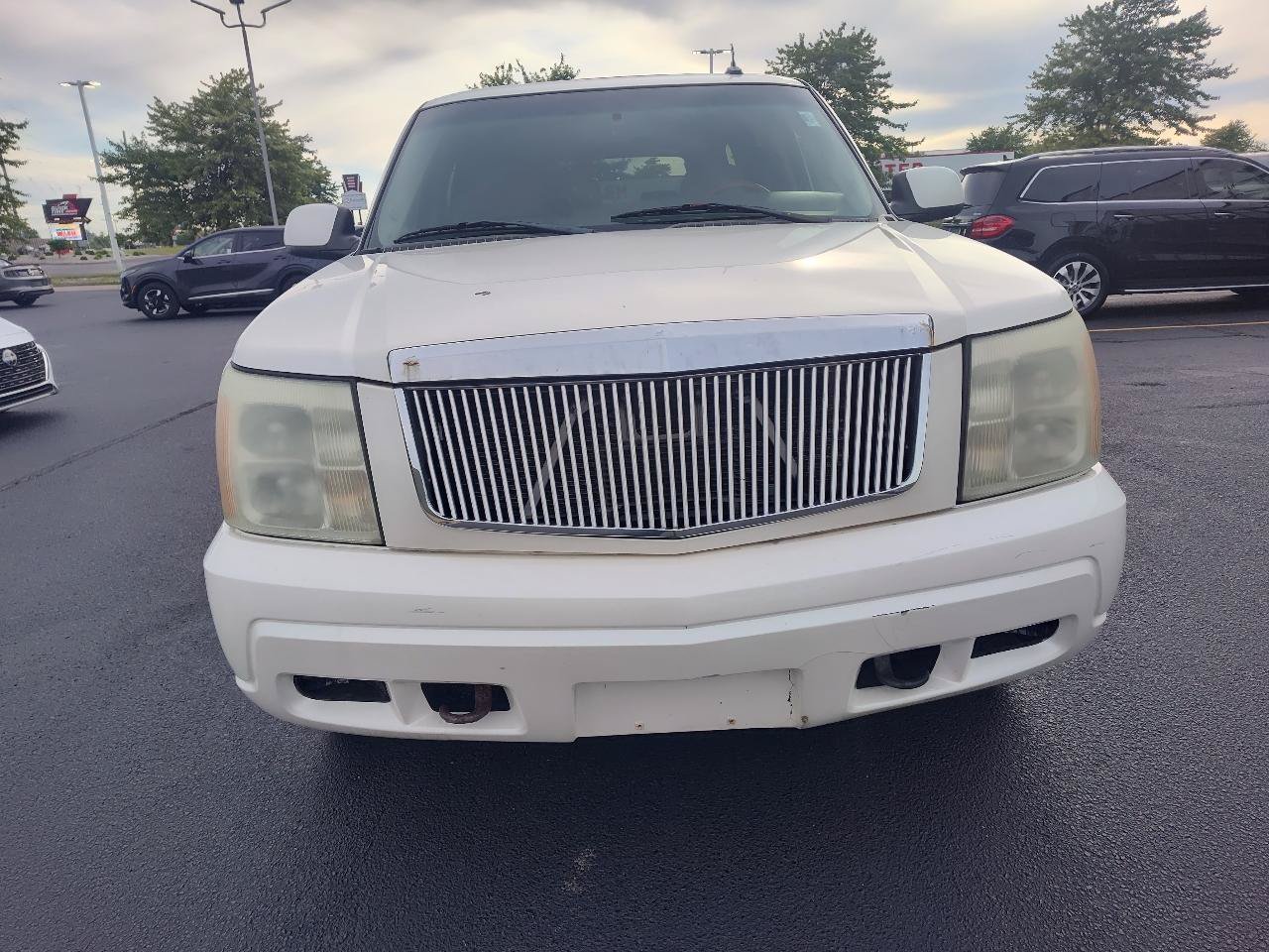 Used 2003 Cadillac Escalade AWD image 3
